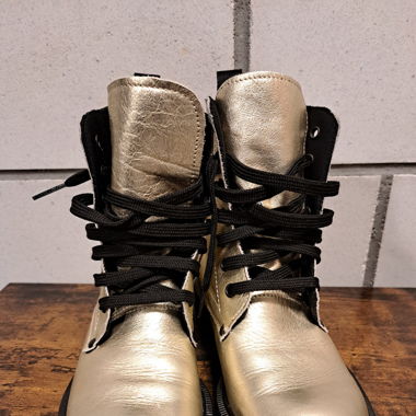 Goldene Stiefel, ital. Markenschuhe