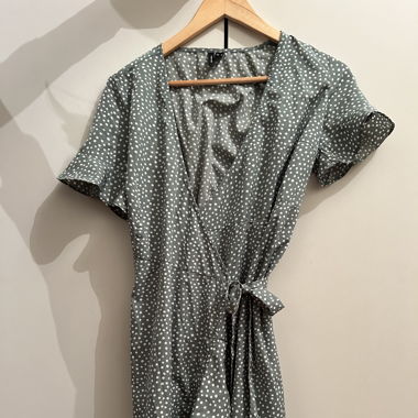 gepunktetes Wickelkleid