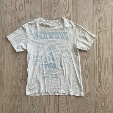 Weisses T-Shirt mit Frontprint