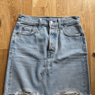 Levi's denim skirt