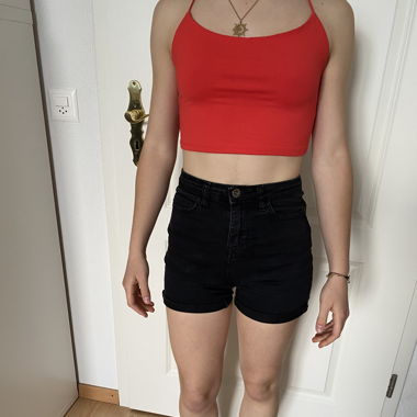 Short en jeans noir