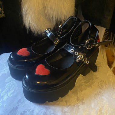Lamoda Plateau-Schuhe rotes Herz