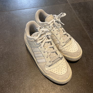 Adidas Sneakers
