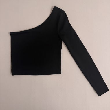 Schwarzes One-Shoulder Top
