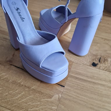 Lila Heels