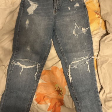 Jeans strappati