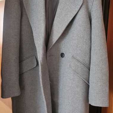 Grauer Mantel von H&M