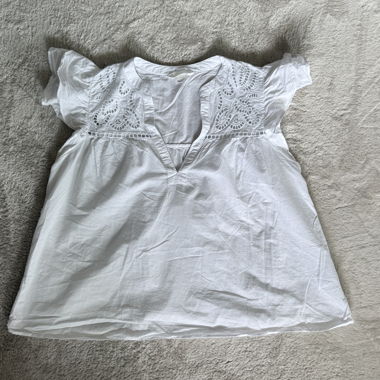 Weisses Damen-Top mit Spitze