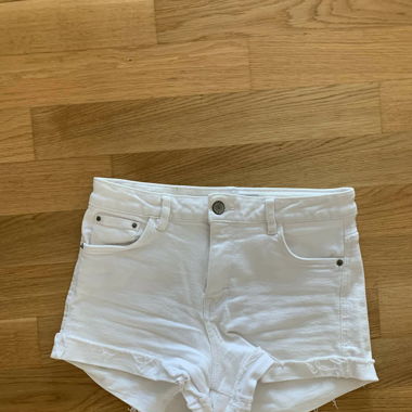 Weisse Jeansshorts