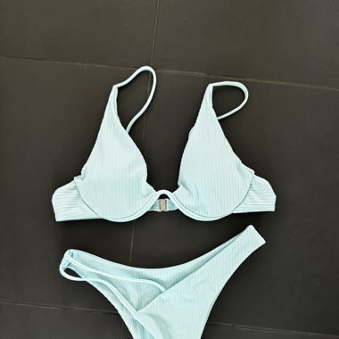 bikinis 