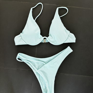 bikinis 