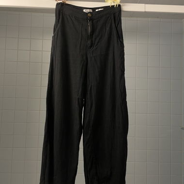 Pantaloni in tessuto neri Hollister taglia S