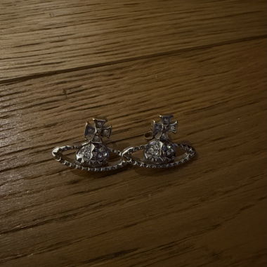 Orecchini color argento con strass