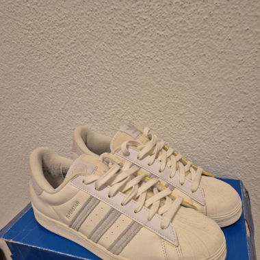 Adidas Schuhe 42