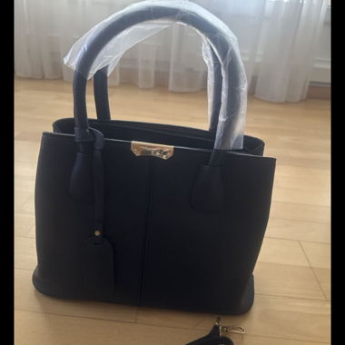 Black Handbag with Shoulder Strap NEW
