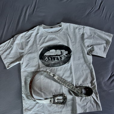 T-Shirt mit Gürtel 