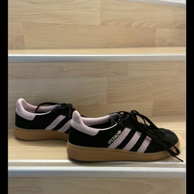 Sneaker