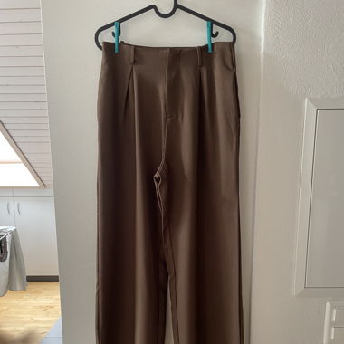 Weite Stoffhose braun