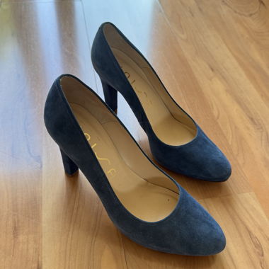 Navy leather heels