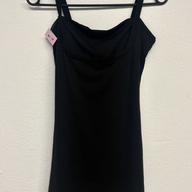 Kurzes schwarzes Kleid