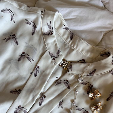 Chemise blanche avec motifs 🌸