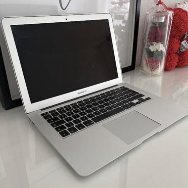 MacBook Air Laptop