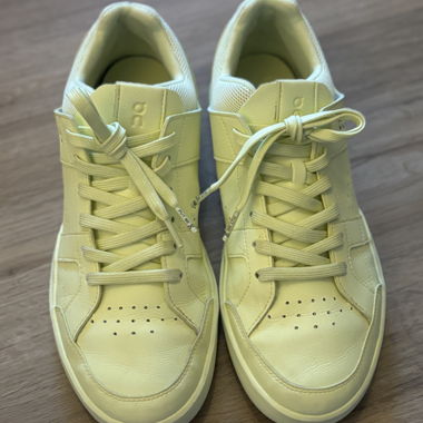 Sneaker On gialli come nuovi