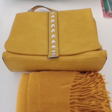 Borsa marca Bata 