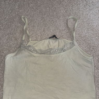 Spitzen crop top