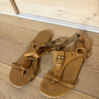 Sandales
