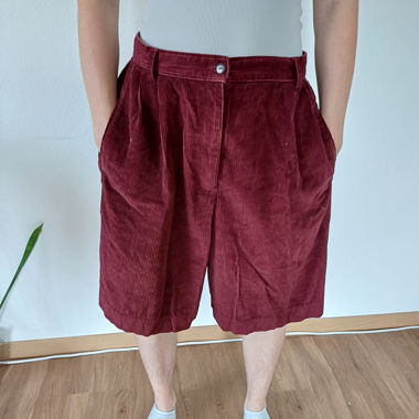 Kurze Cordhose