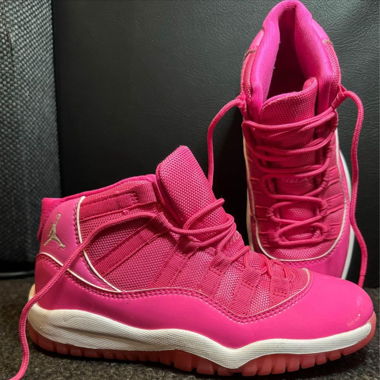 Air Jordan 11, Kids Size 34