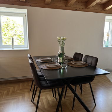 Esstisch mit 4 Stühle
