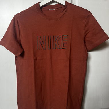 T-shirt Nike rosso tg. S