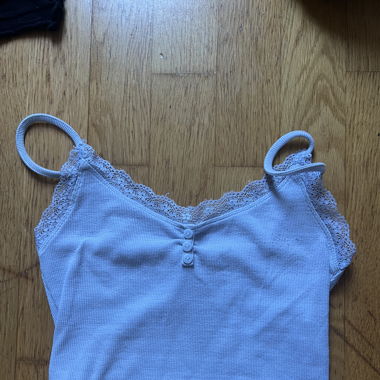 Hellblaues Top