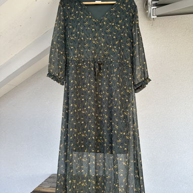Robe d'été avec motif floral