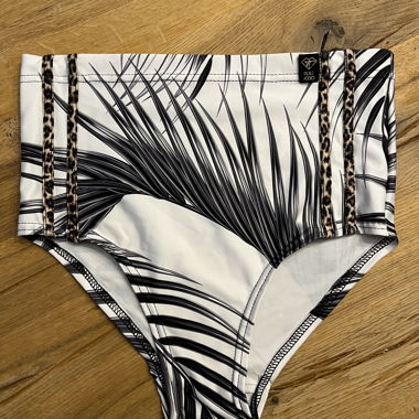 Pole shorts