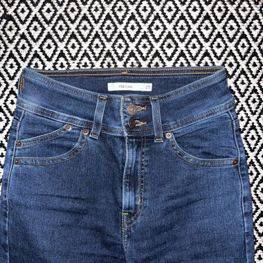 726 Levis Flare Bootcut Jeans (new)