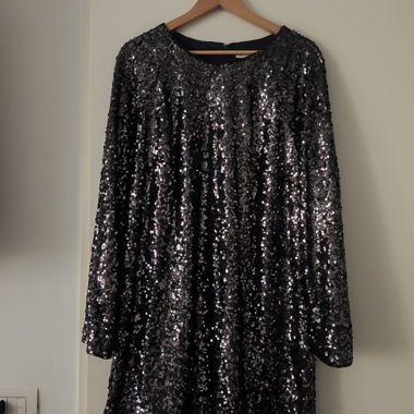 Robe à paillettes gris foncé