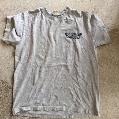 T-shirt gris graphique