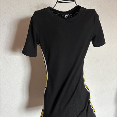 Robe noir et jaune 