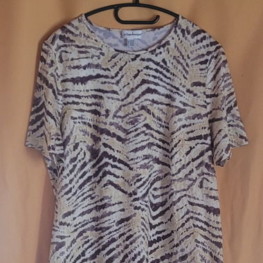 T-shirt con stampa animalier