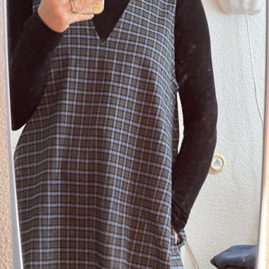 Blaues Karomuster Kleid für den Winter