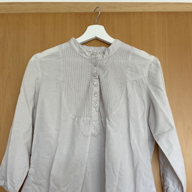 beige Bluse