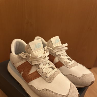 New Balnce 237