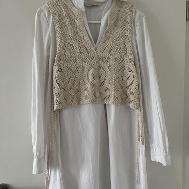 Chemise longue avec gilet crochet