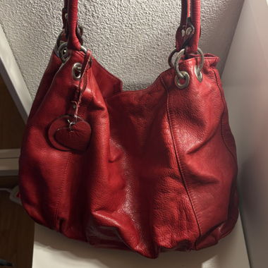 Sac bandoulière en cuir rouge