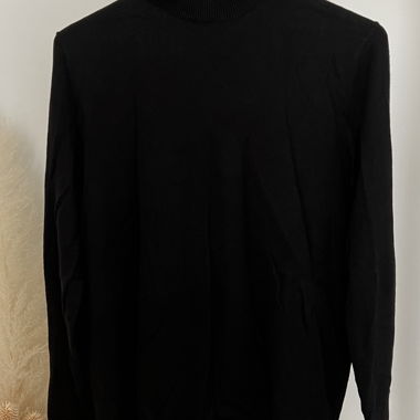 Maglione Basic Nero a Collo Alto