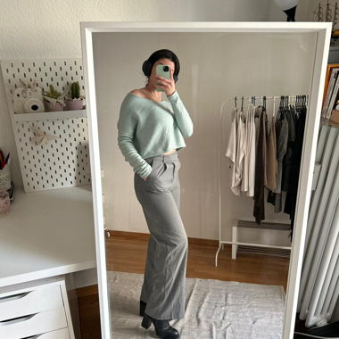 Light blue pastel cropped sweater