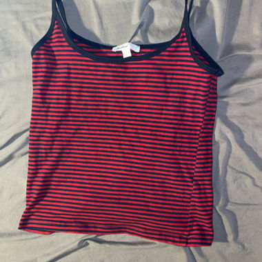 Top Subdued rayé rouge-bleu